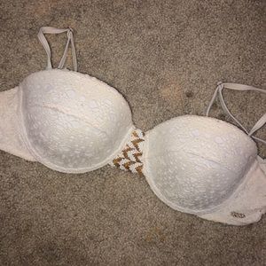 Roxy White Swimsuit top. No tags but fits a C/D